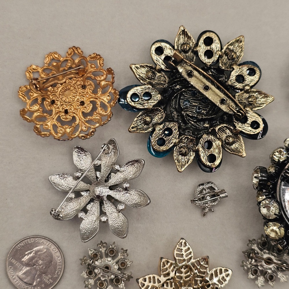 Floral Rhinestone Brooch Lot 13pc Colorful Vintage to Modern Pins - Picture 15 of 16